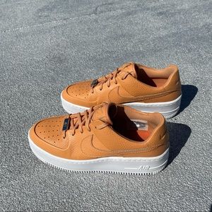 Nike Air Force 1 platform sage low copper moon